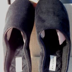 NEW Dearfoams Black Memory Foam Women's Slippers